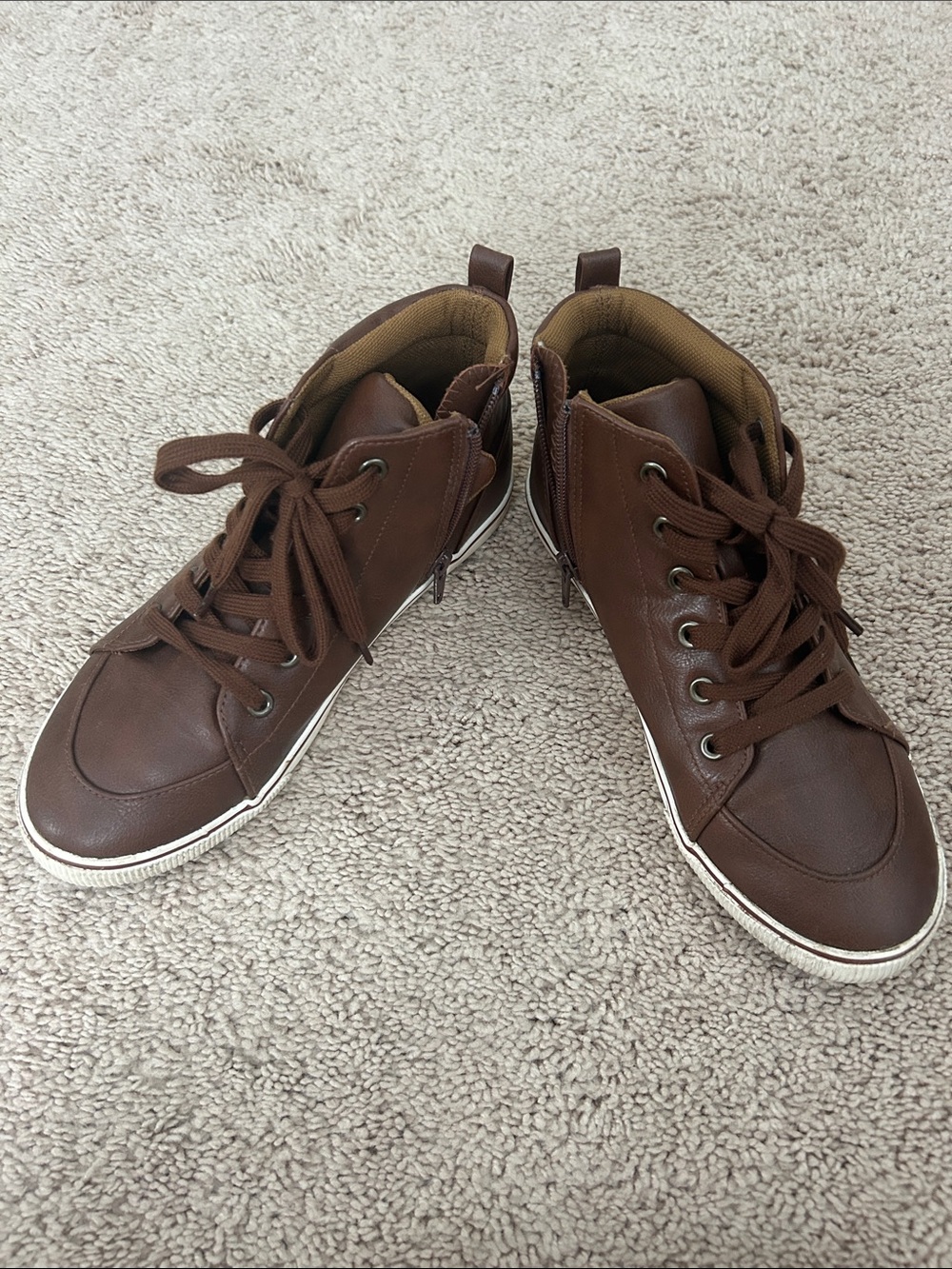 Cat and Jack boys size 4 Brown High-Top Casual Sneakers